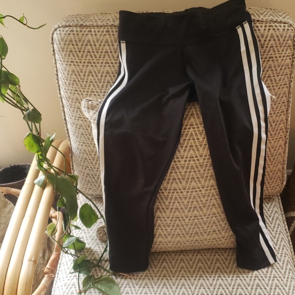2/25 Adidas leggings worn twice ☆ - Picture 1 of 2
